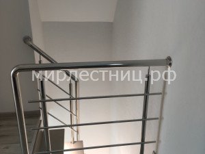 № 230 к.   Лестница из ясеня с ограждением из нержавеющей стали. - 12